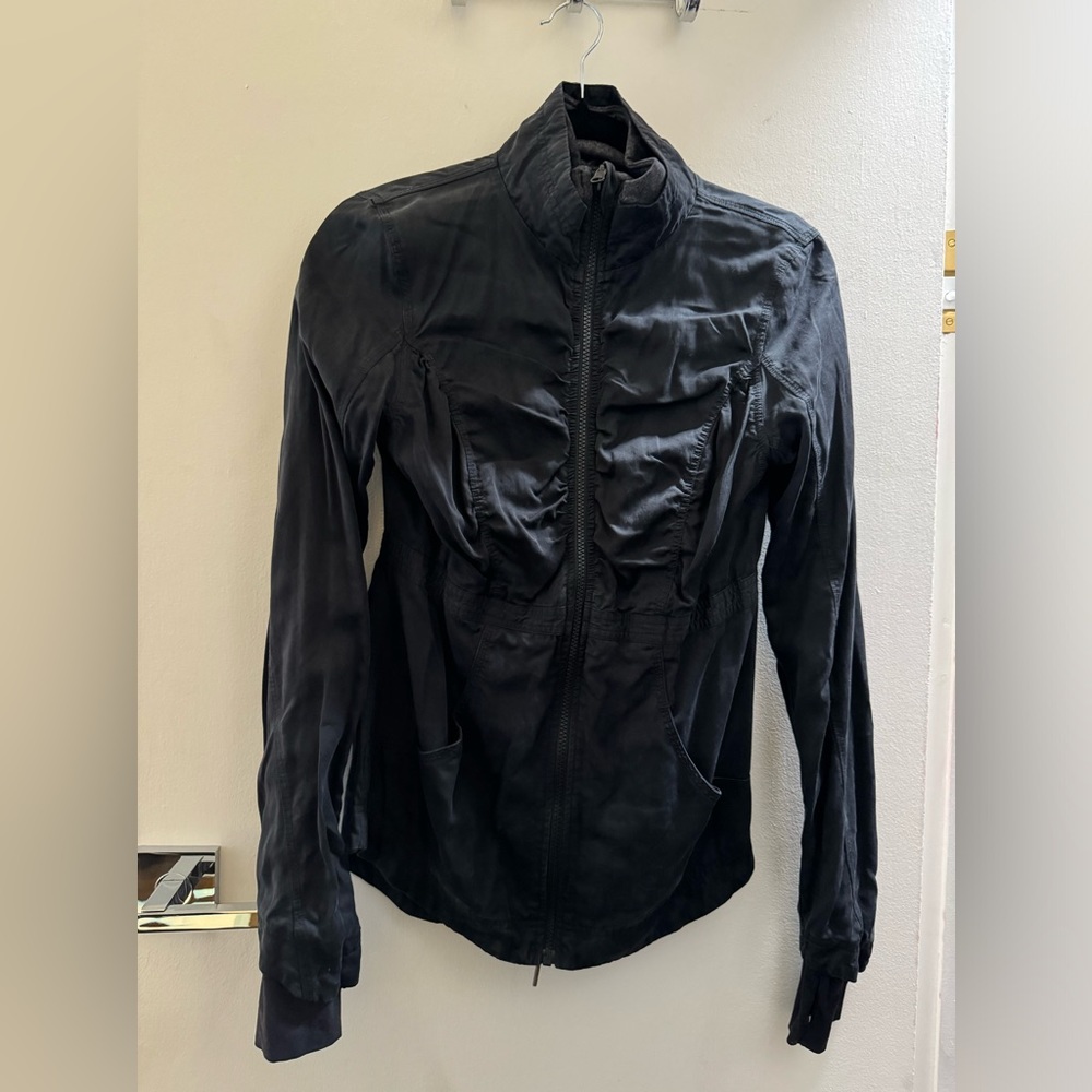 Lululemon Reversible Jacket - Picture 2 of 10